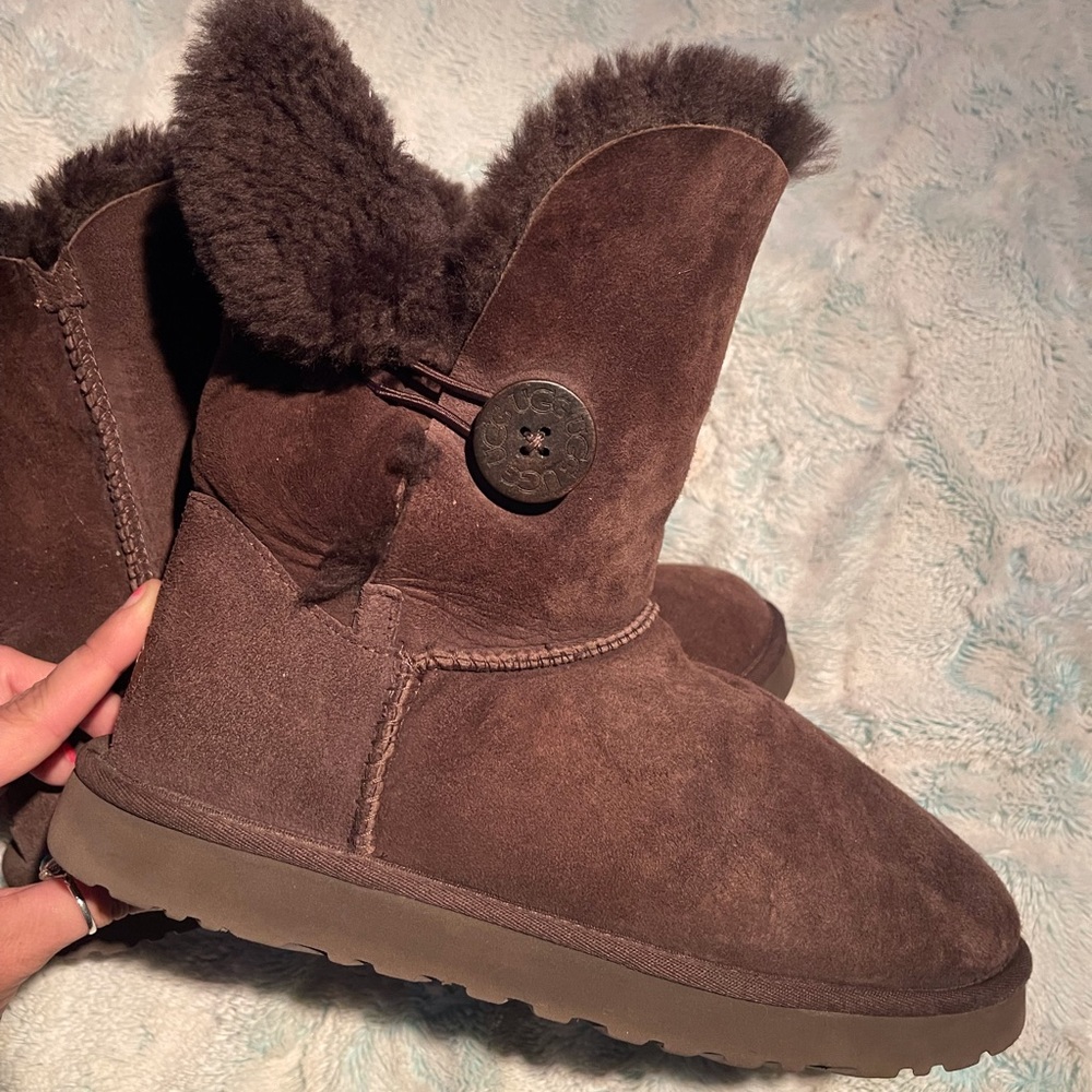 Bailey Button Uggs